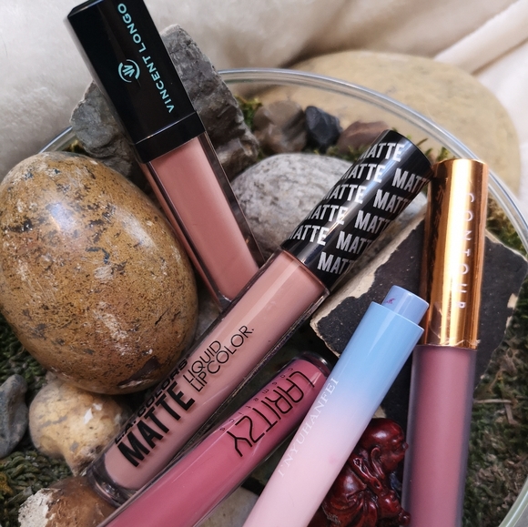 Lipstick/Gloss - Picture 2 of 2